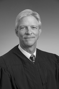 Photo of Chief Justice Peter J Maassen